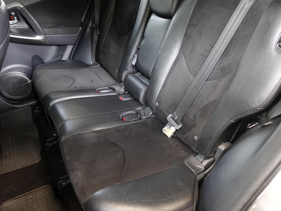 Toyota RAV4 2.0i  4x4