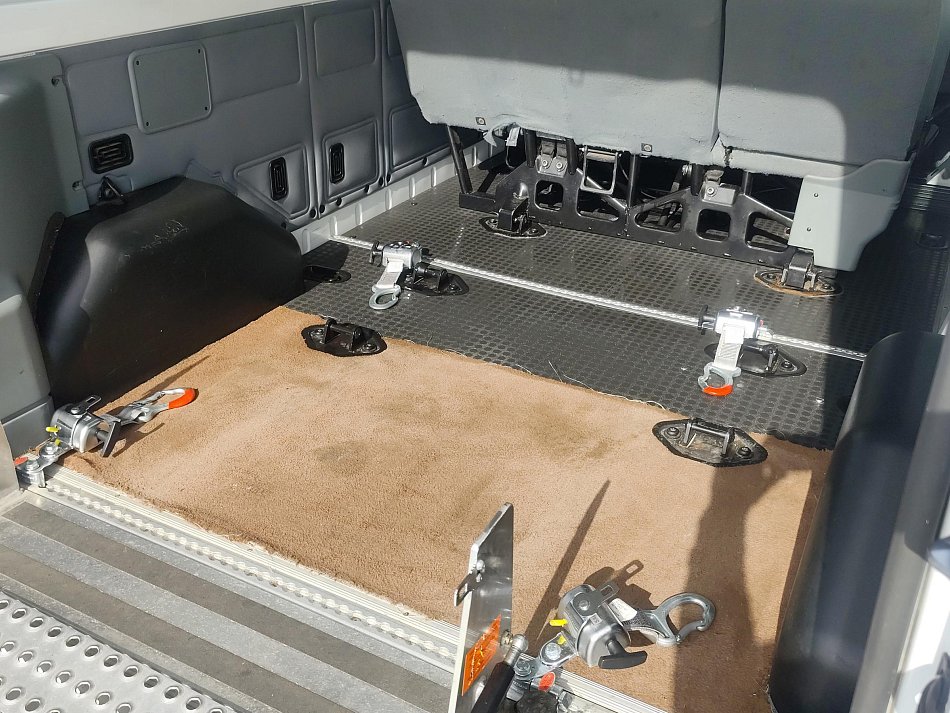 Ford Transit 2.2TDCi Trend L2H2 6míst