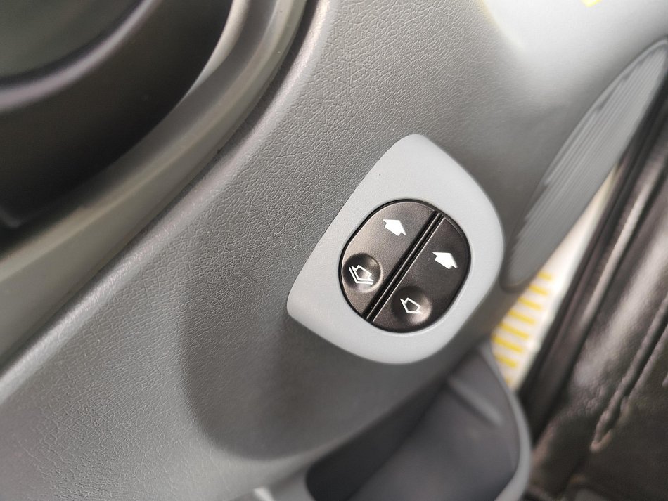 Ford Transit 2.2TDCi Trend L2H2 6míst