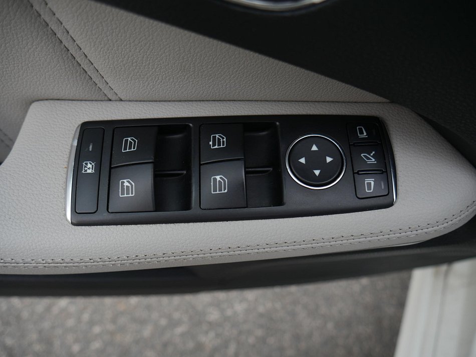 Mercedes-Benz Třída E 3.0 CDi  E 350 4Matic