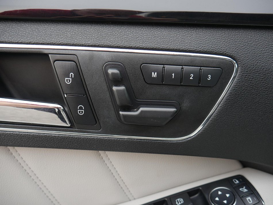 Mercedes-Benz Třída E 3.0 CDi  E 350 4Matic