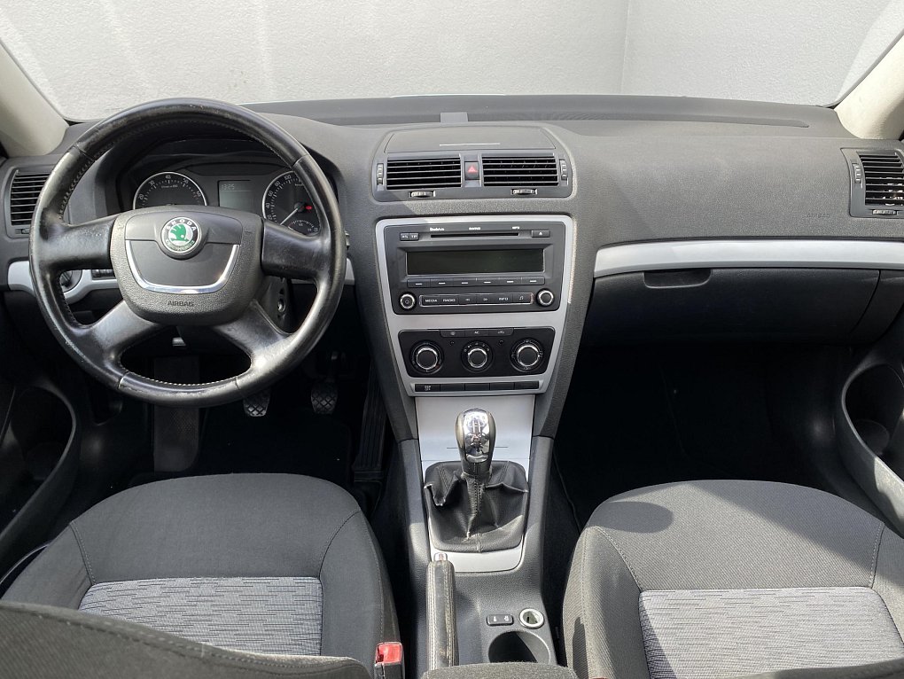Škoda Octavia II 1.6i Ambiente