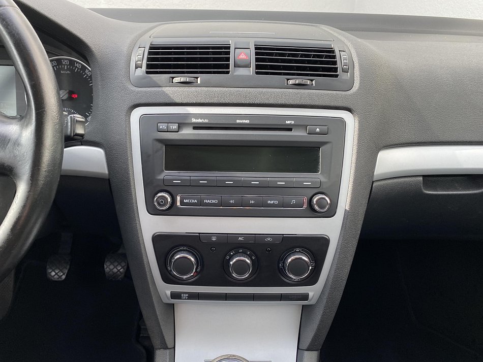 Škoda Octavia II 1.6i Ambiente