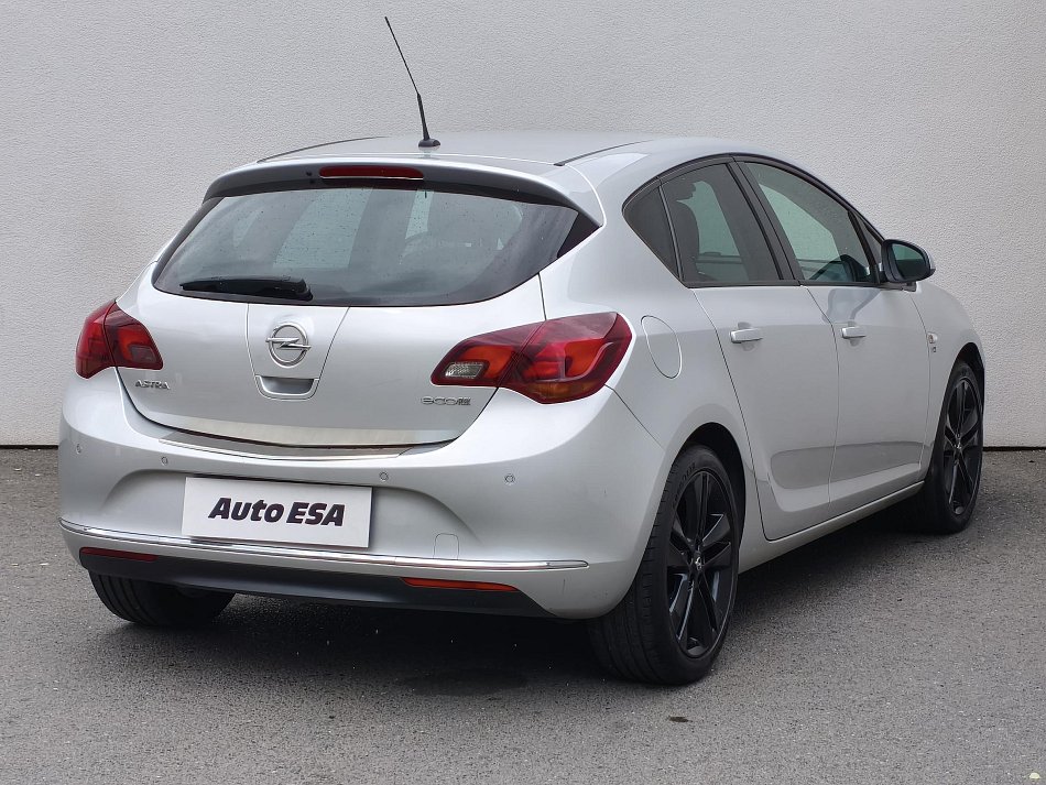 Opel Astra 1.4T Edition 150