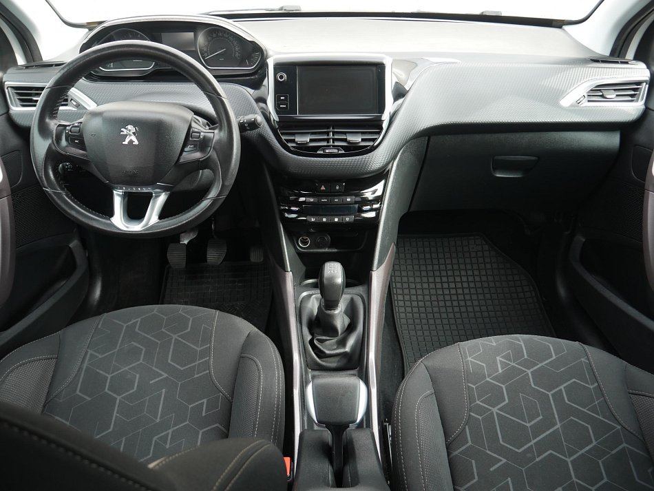Peugeot 2008 1.2i 