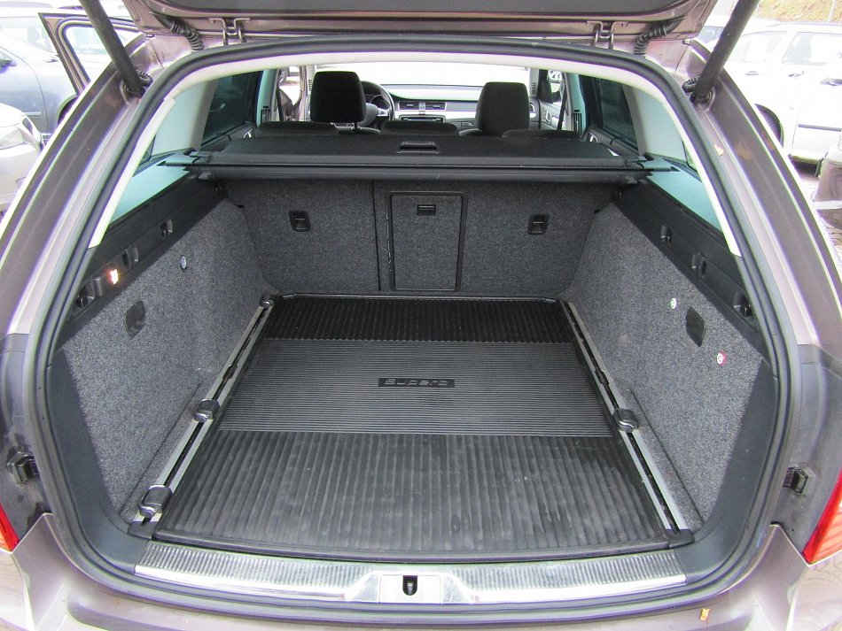 Škoda Superb II 2.0TDi Elegance 4x4