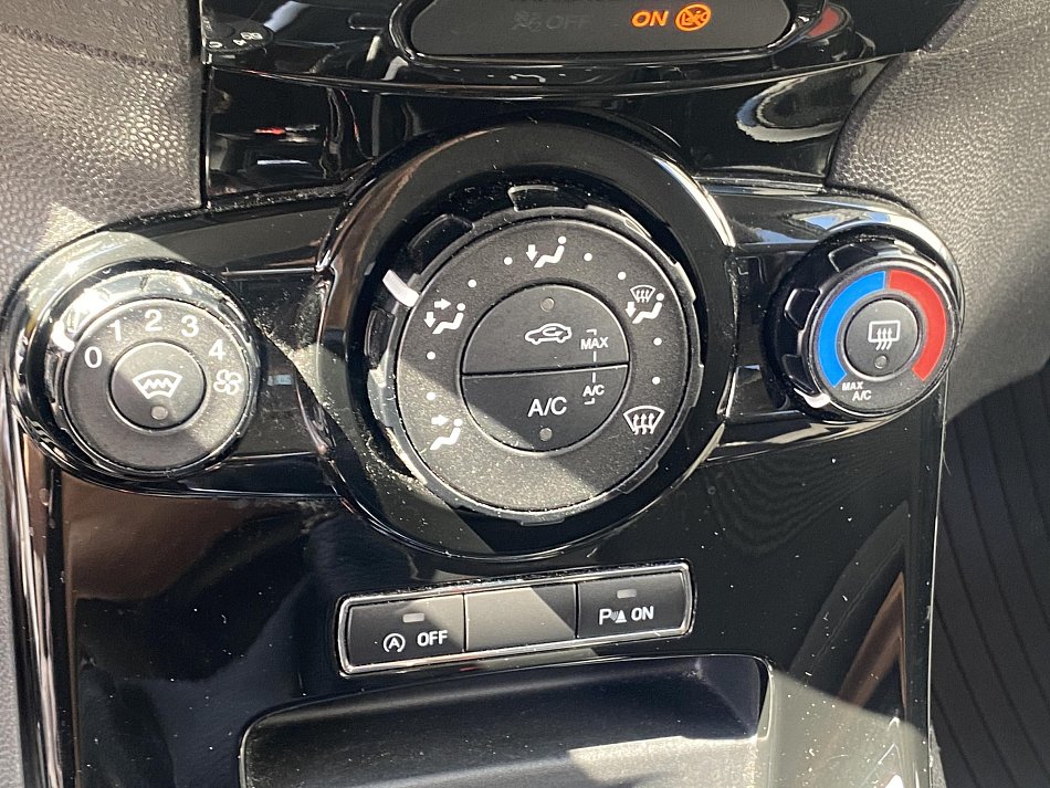 Ford Fiesta 1.0 EB Titanium