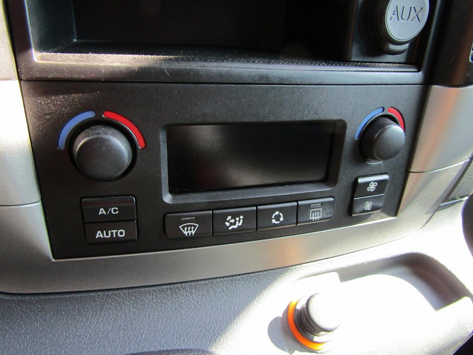 Peugeot Expert 2.0HDi  L2 8míst