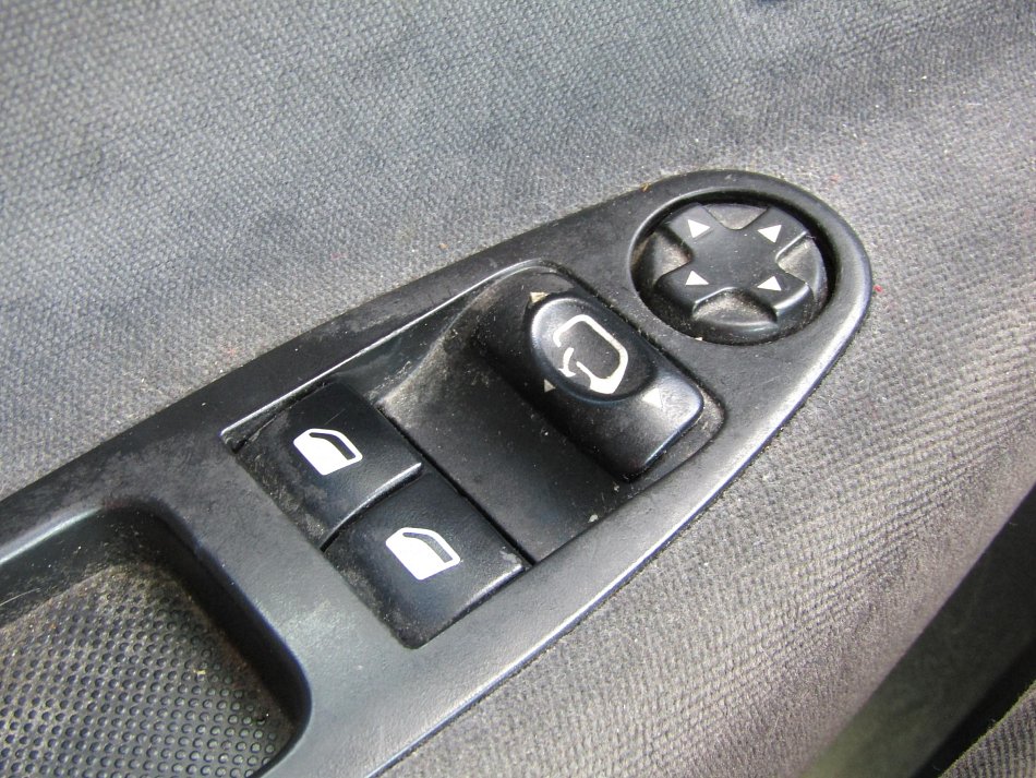 Peugeot Expert 2.0HDi  L2 8míst