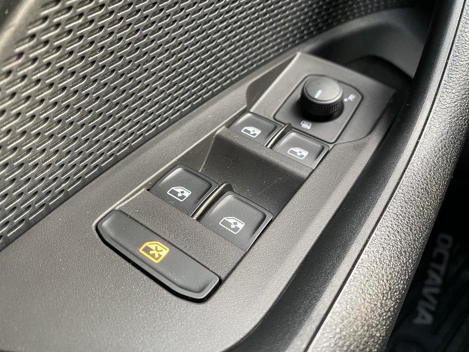 Škoda Octavia IV 1.5TSi Ambition