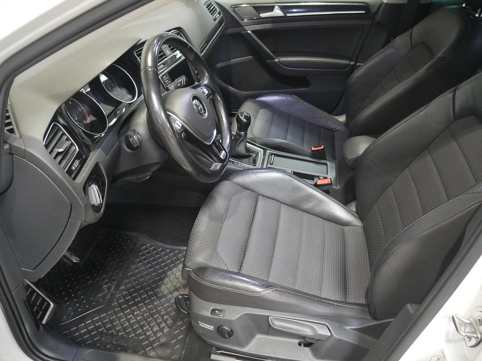 Volkswagen Golf 2.0 TDi 