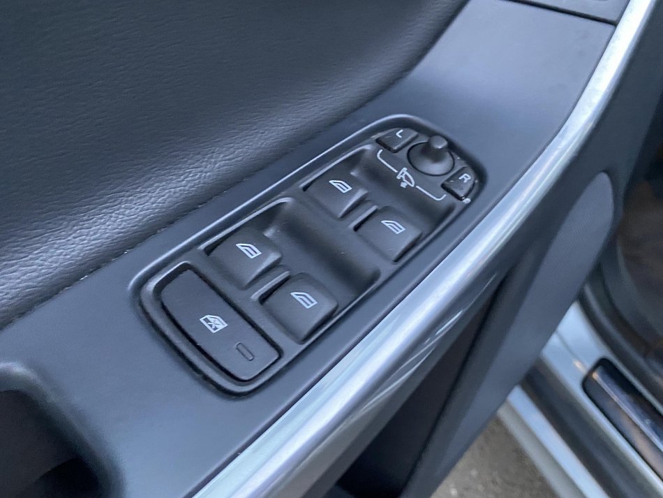 Volvo XC60 2.4D Summum 4x4