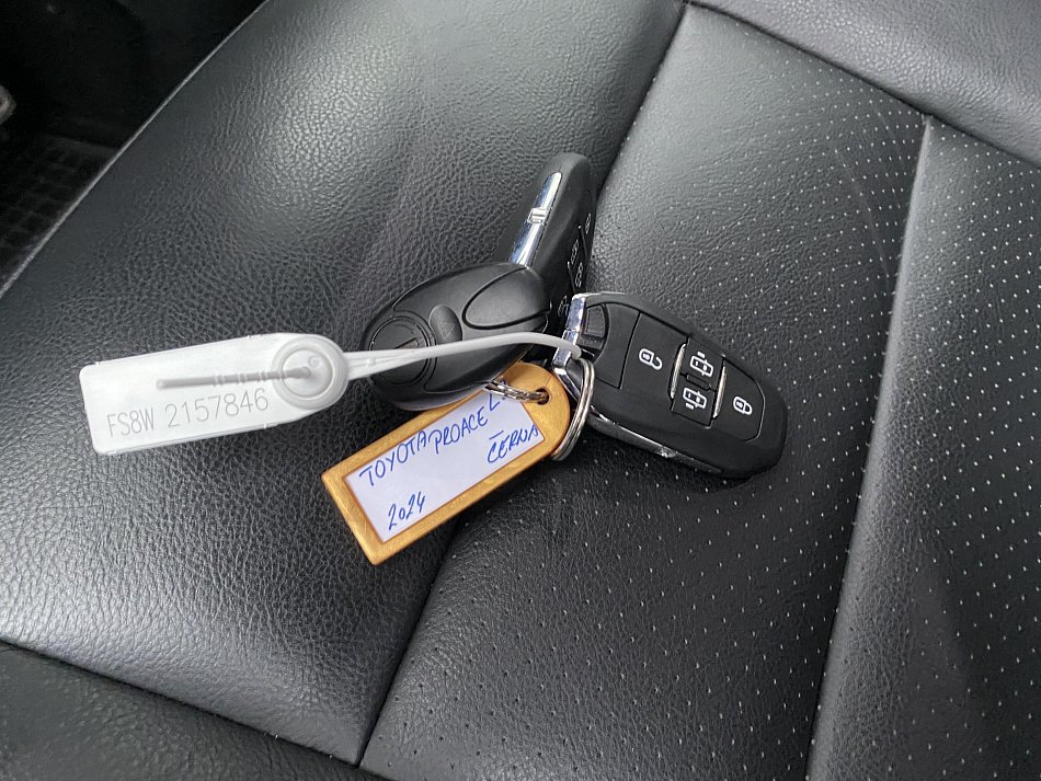 Toyota ProAce Verso 2.0D-4D VIP L3