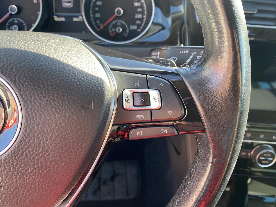 Volkswagen Golf 1.5 TSI 