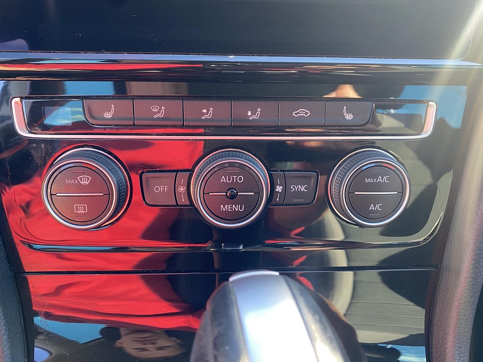 Volkswagen Golf 1.5 TSI 