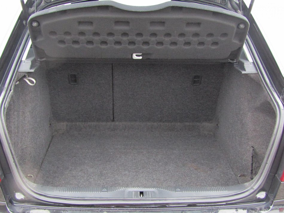 Škoda Octavia II 1.6i Ambiente