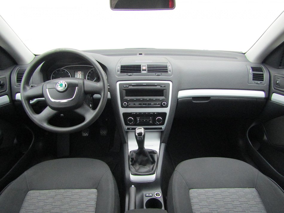 Škoda Octavia II 1.6i Ambiente