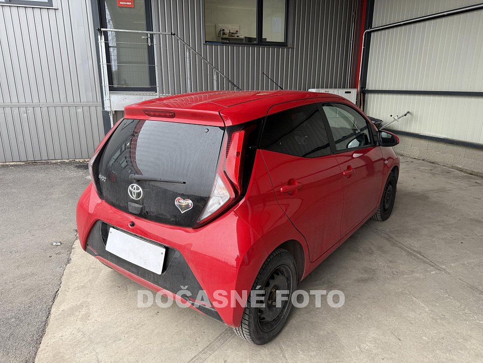 Toyota Aygo 1.0i 