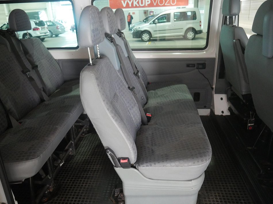 Ford Transit 2.2TDCi Trend L3H2 9míst