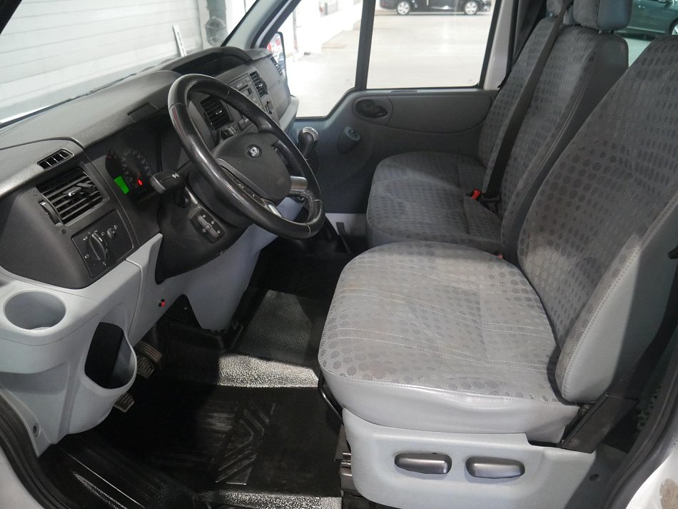 Ford Transit 2.2TDCi Trend L3H2 9míst