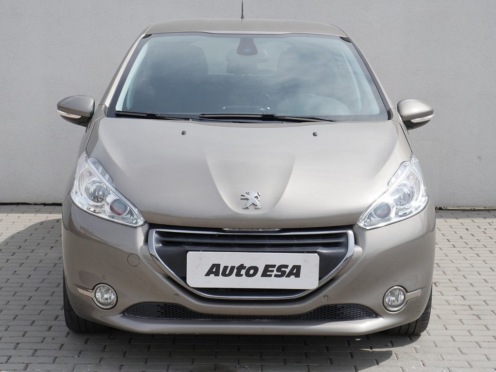 Peugeot 208 1.6i 