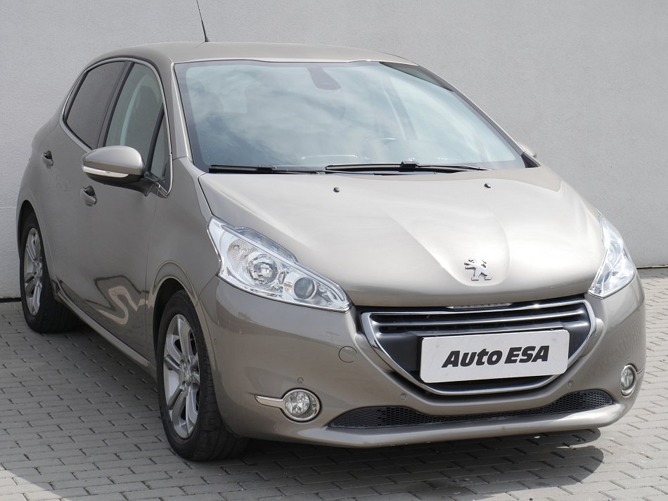 Peugeot 208 1.6i 