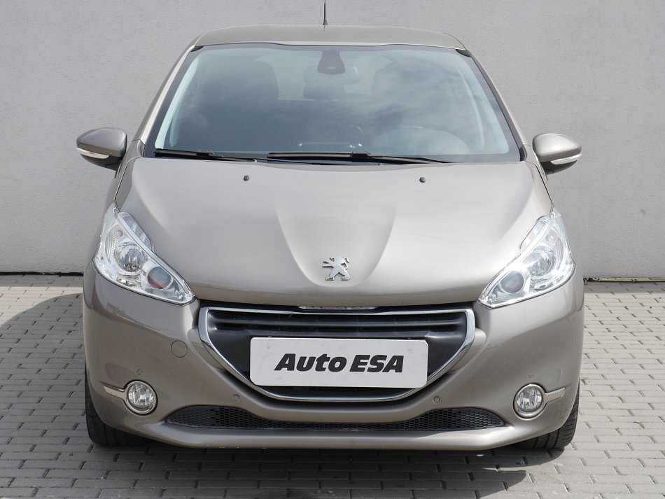 Peugeot 208 1.6i 