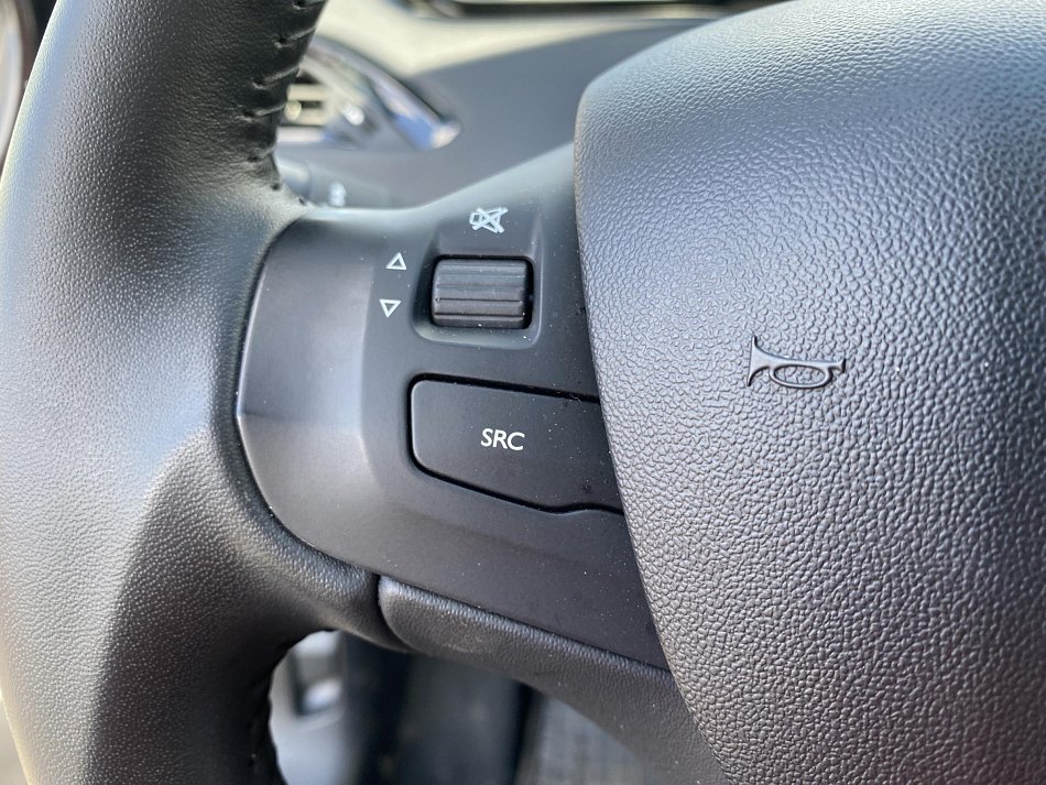 Peugeot 208 1.2 PT 