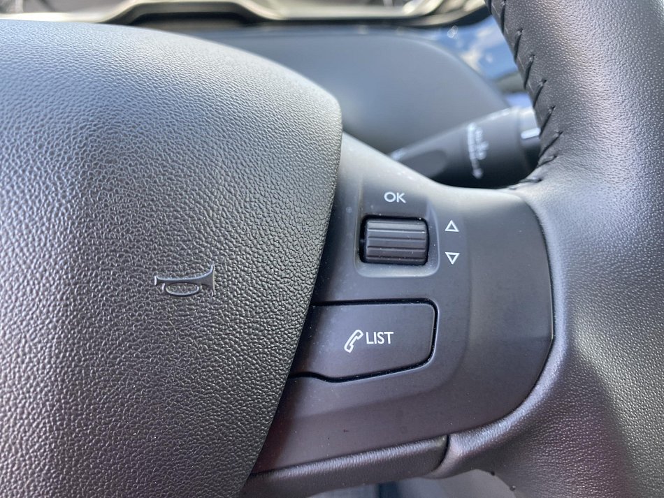 Peugeot 208 1.2 PT 