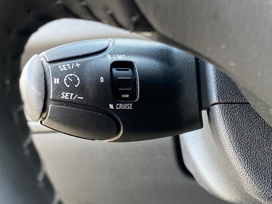 Peugeot 208 1.2 PT 