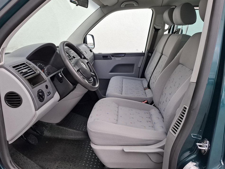 Volkswagen Caravelle 2.5TDi  L2 9míst