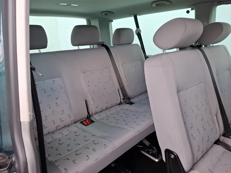 Volkswagen Caravelle 2.5TDi  L2 9míst