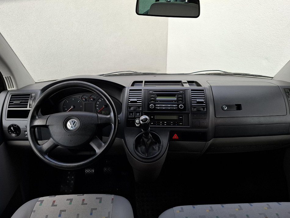 Volkswagen Caravelle 2.5TDi  L2 9míst