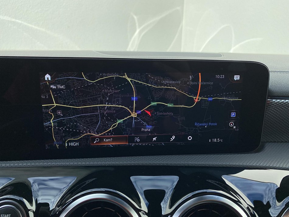 Mercedes-Benz CLA 2.0D  180d