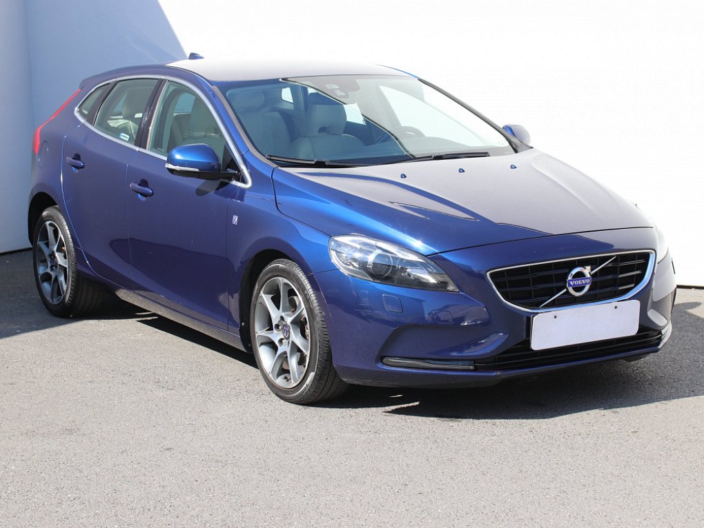 Volvo V40 2.0d R-design