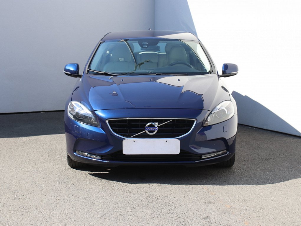Volvo V40 2.0d R-design