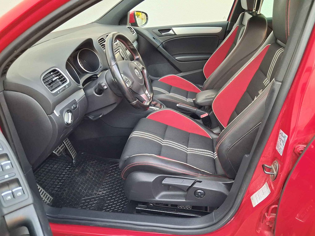 Volkswagen Golf 2.0 TSi GTi Adidas