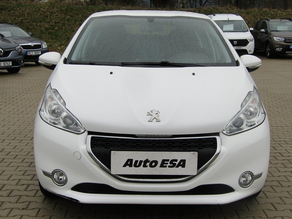 Peugeot 208 1.2i 