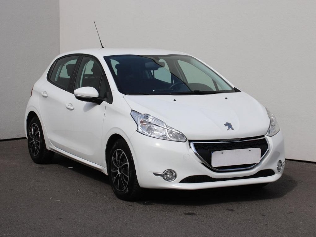 Peugeot 208 1.6i 