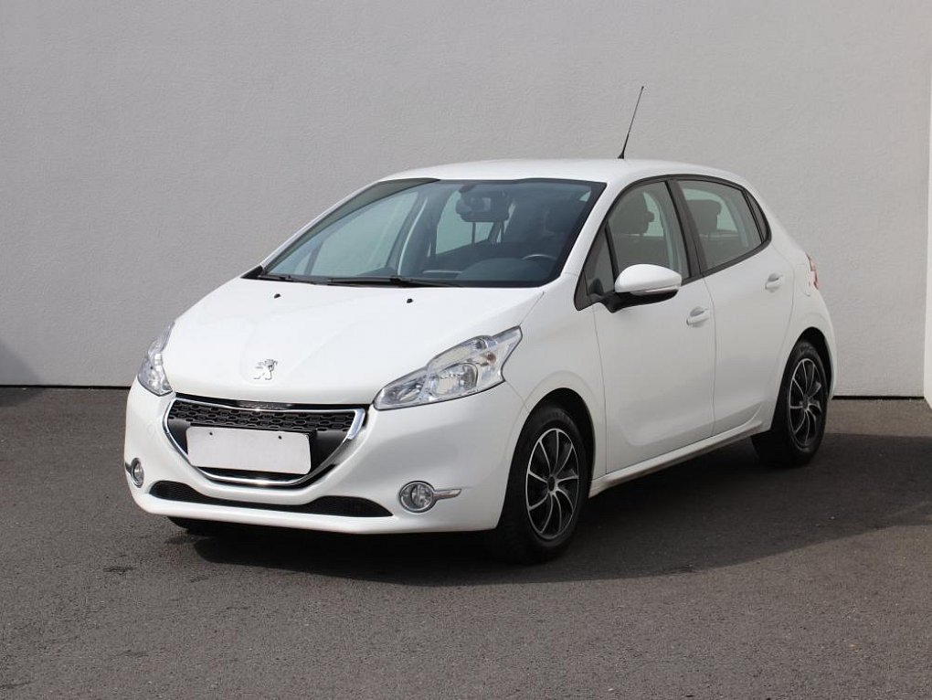 Peugeot 208 1.6i 