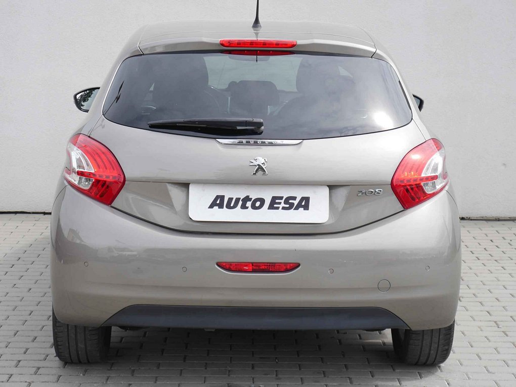 Peugeot 208 1.6i 