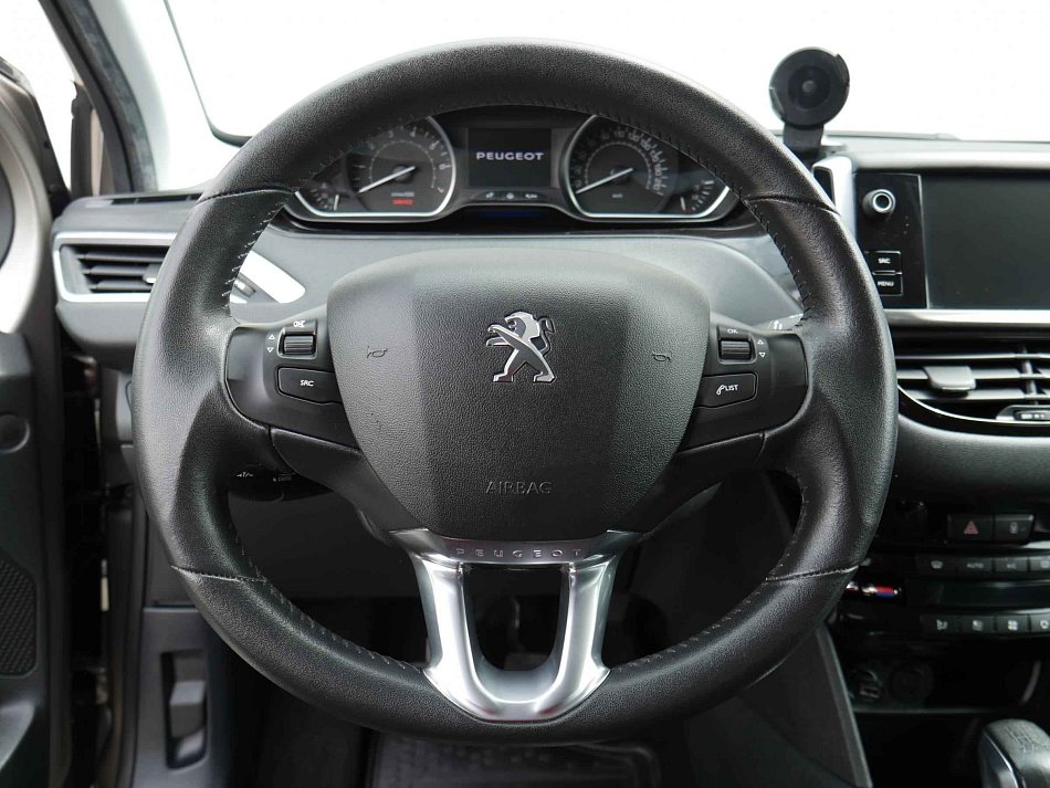 Peugeot 208 1.6i 
