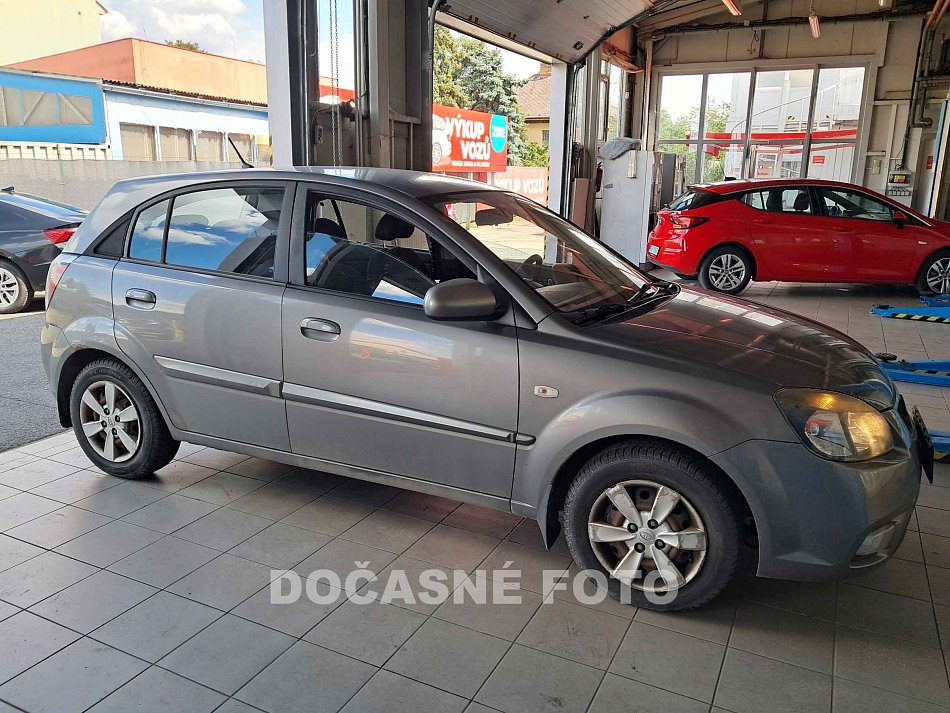 Kia Rio 1.4i 