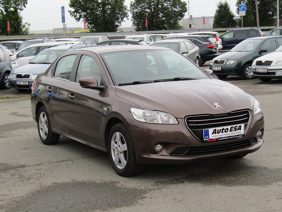 Peugeot 301 1.2i 