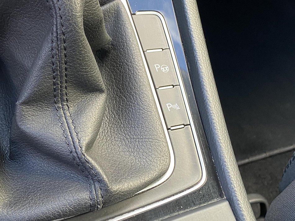 Volkswagen Golf 1.6 TDi Highline