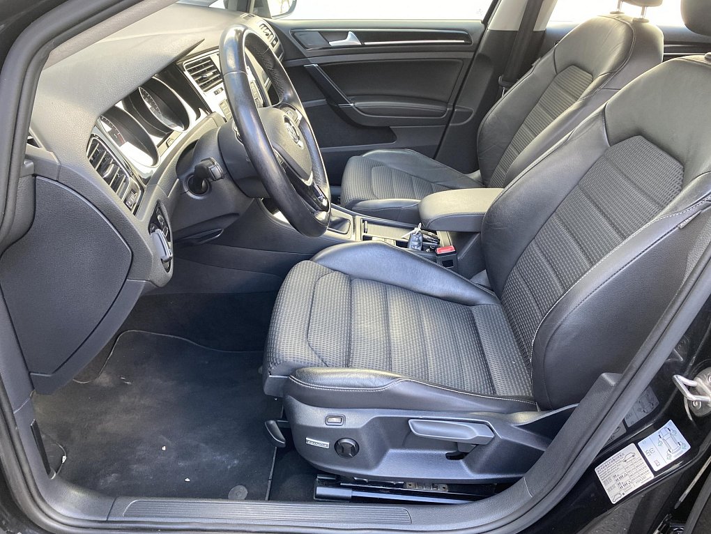 Volkswagen Golf 1.6 TDi Highline