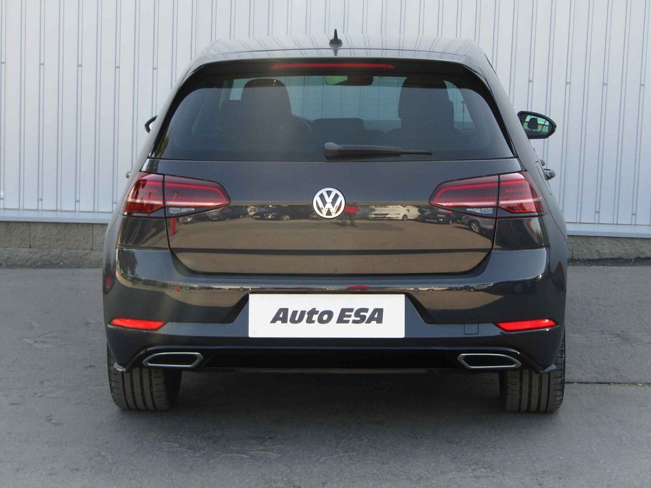 Volkswagen Golf 1.5 TSi 