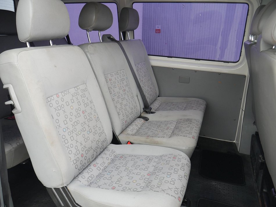Volkswagen Transporter 2.5TDi  L2 9míst