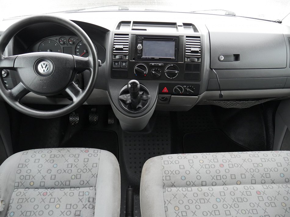 Volkswagen Transporter 2.5TDi  L2 9míst