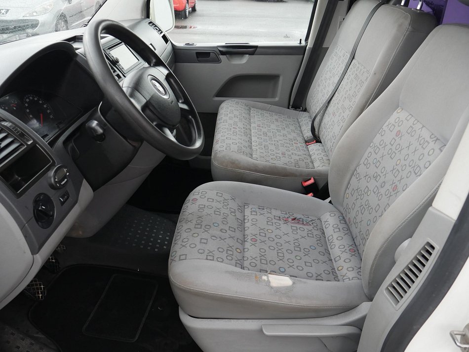 Volkswagen Transporter 2.5TDi  L2 9míst